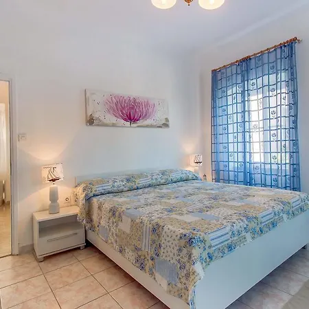 Narcis With Sea & Views Apartament *
