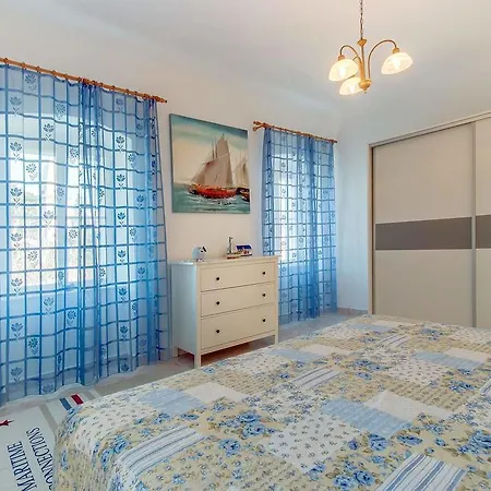 Narcis Central Apartment With Sea & City Views *