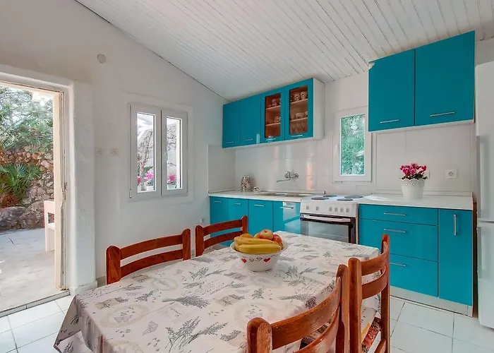 Narcis Central Apartment With Sea & City Views Veli Lošinj