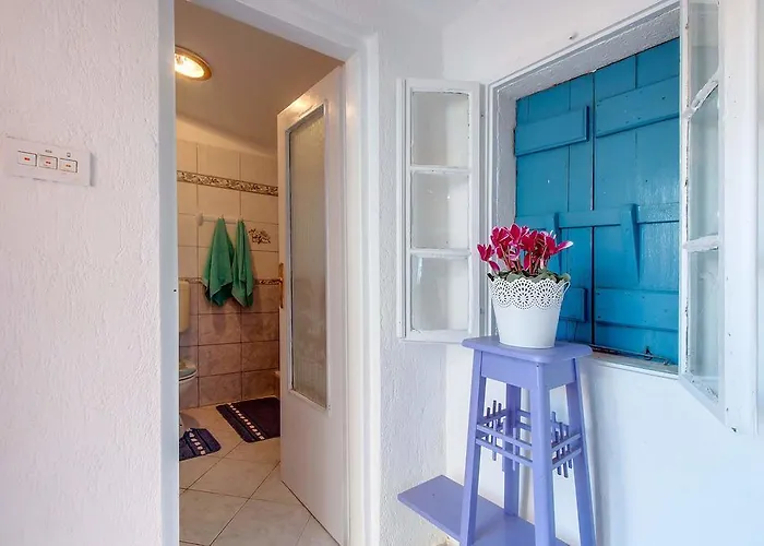 Narcis Central Apartment With Sea & City Views * Veli Lošinj